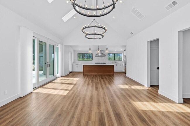 Foto del edificio - Modern Farmhouse w/ Pool and Paid Utilities