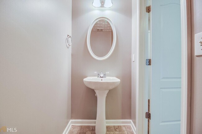 Foto del edificio - 625 Magnolia Gardens Walk