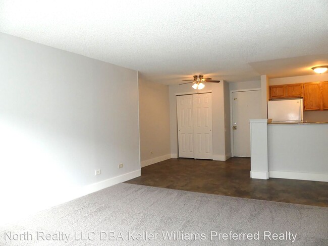 Building Photo - 3 br, 1 bath Condo - 707 W. 96th Ave. #18