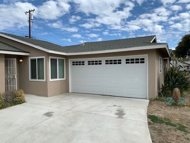 Foto del edificio - NEWLY REMODELED UPLAND HOME