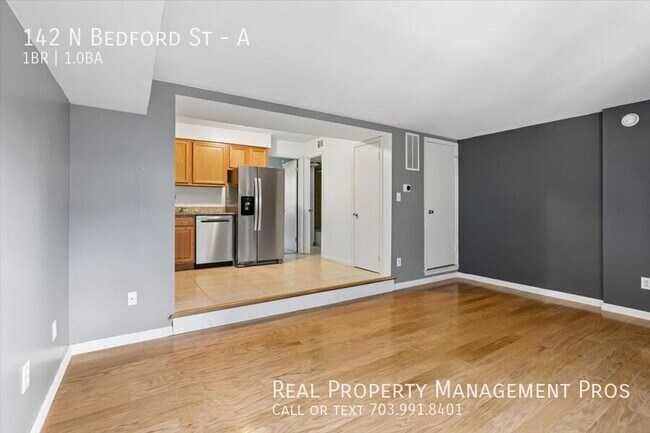 Foto del edificio - 142 N Bedford St