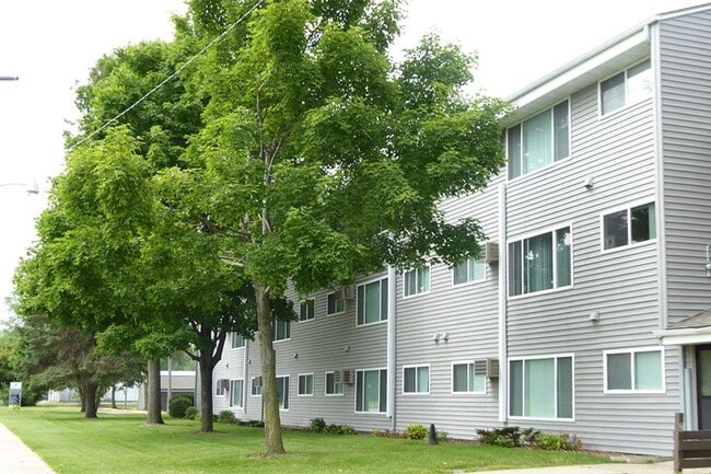 Building Photo - TwentyFirst Ave Apartments