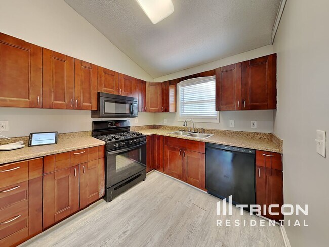 Building Photo - 109 Massey Ln