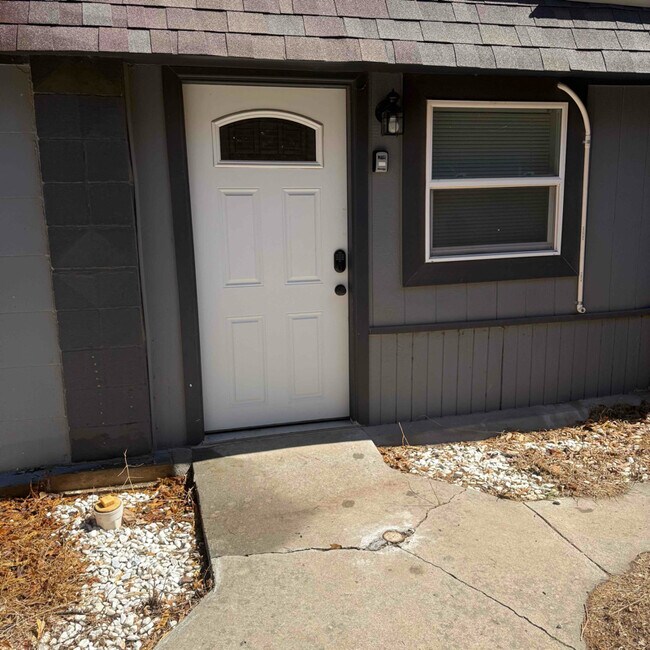 Building Photo - 3611 Fleetwood Dr