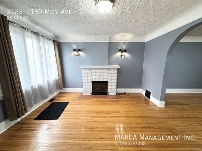 Building Photo - CHARMING 2 BED/1.5 BATH 2 STORY MAIN FLOOR UNIT + 70% OF HYDRO & GAS!
