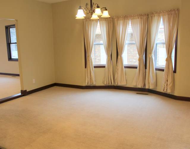 Foto del edificio - Spacious, 5bd, 2.5 renovated home in Midwa...