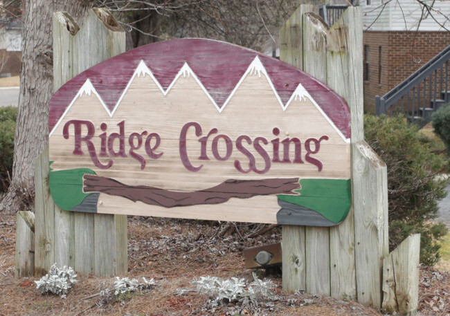 Ridge Crossing - Ridge Crossing Apartments