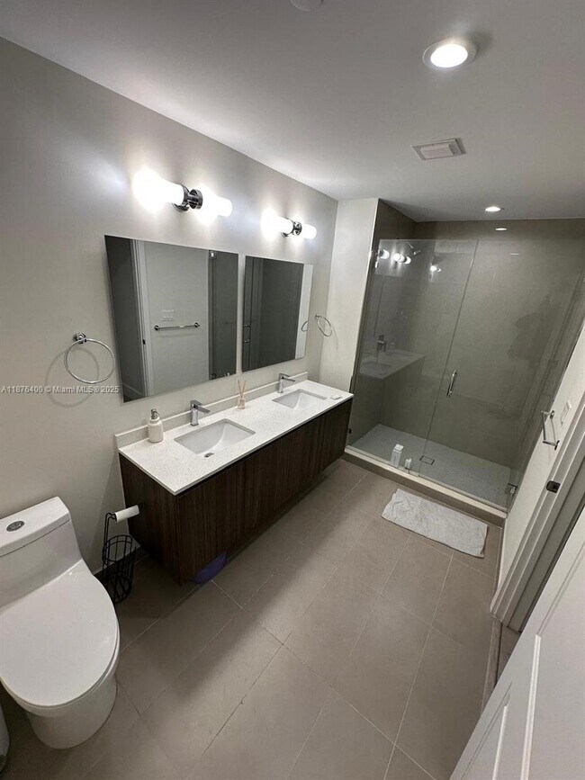 Building Photo - 2 bedroom in Hollywood FL 33020