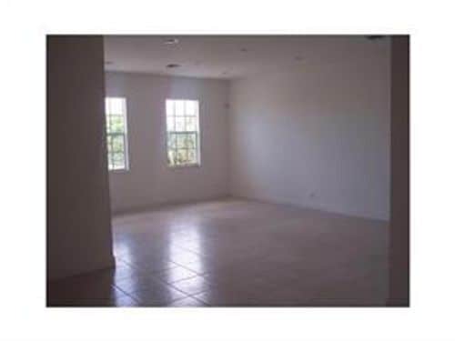 Building Photo - 6807 Lakeside Cir N