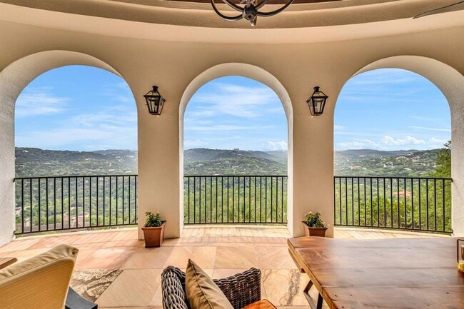 Building Photo - 1710 Mt Larson Rd