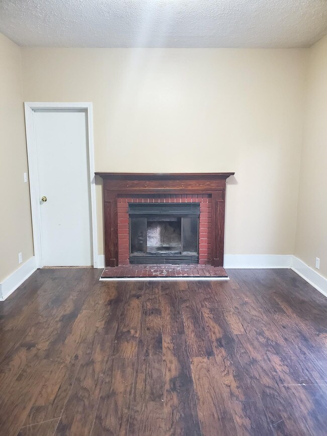 Building Photo - 2123 Avenue D