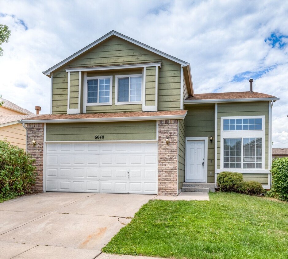 Newly Updated 4 Bed Home Centrally Located - Newly Updated 4 Bed Home Centrally Located