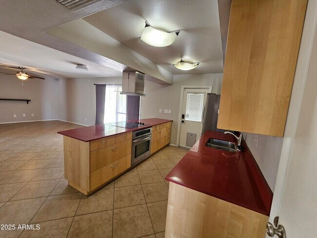 Foto del edificio - 4521 S Forest Ave