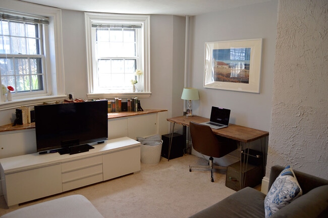 Building Photo - 87 Warren Ave