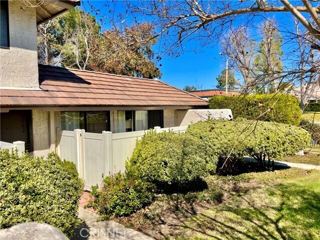 Primary Photo - 2860 Instone Ct