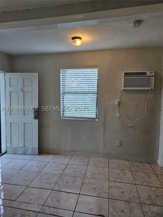 Foto del edificio - 1437 NE 110th St