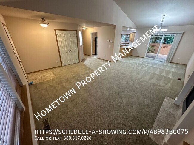 Foto del edificio - 9420 Fairhill Dr NE