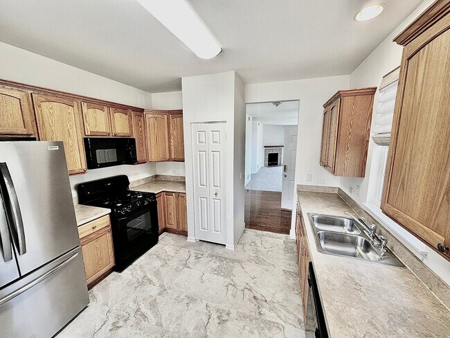 Foto del edificio - 1563 Reserve Ln