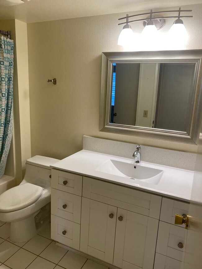 Foto del edificio - 2 bed, 1 bath Spring Time condo