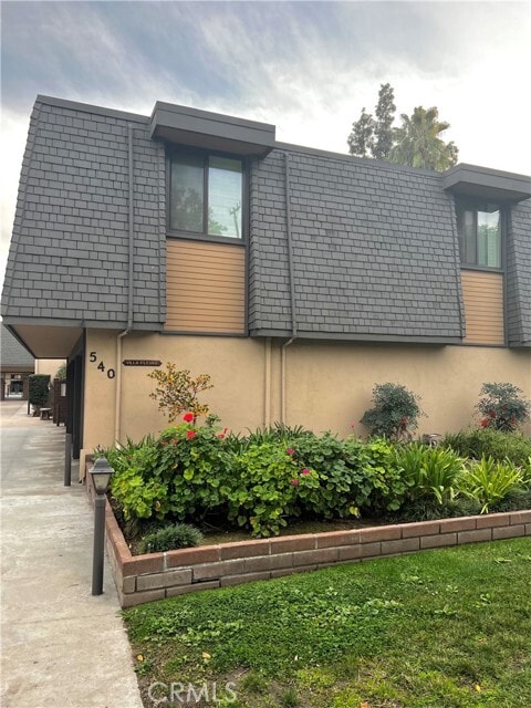 Foto principal - 540 Fairview Ave