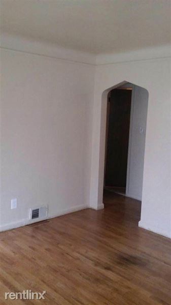 Building Photo - 26265 S River Park Dr
