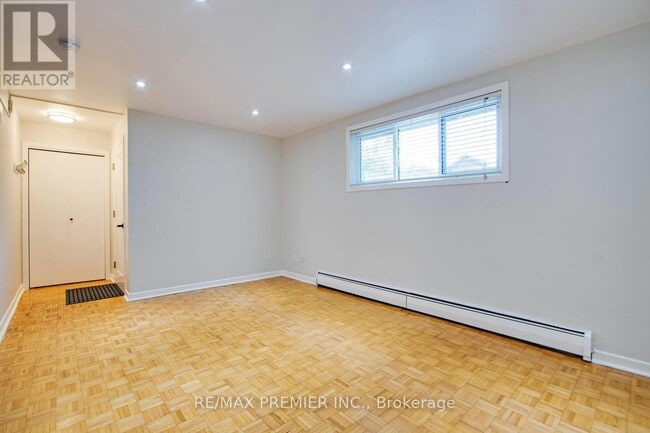 Building Photo - 52 Vanevery St