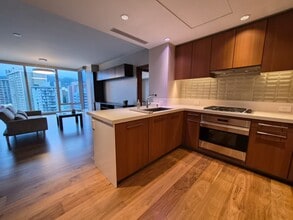 Building Photo - 1555 Kapiolani Blvd