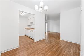 Building Photo - 5625 Antoine Dr