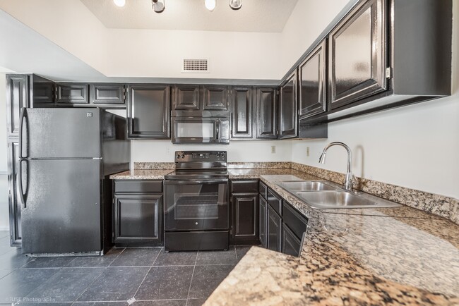 Building Photo - 1280 S Alhambra Cir