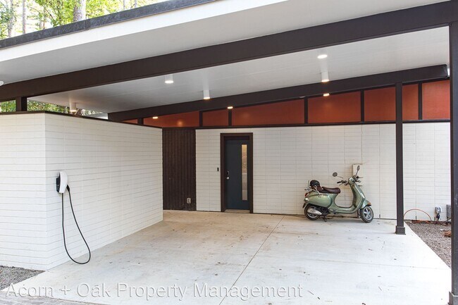 Foto del edificio - 4 br, 3 bath House - 2429 Wrightwood Ave