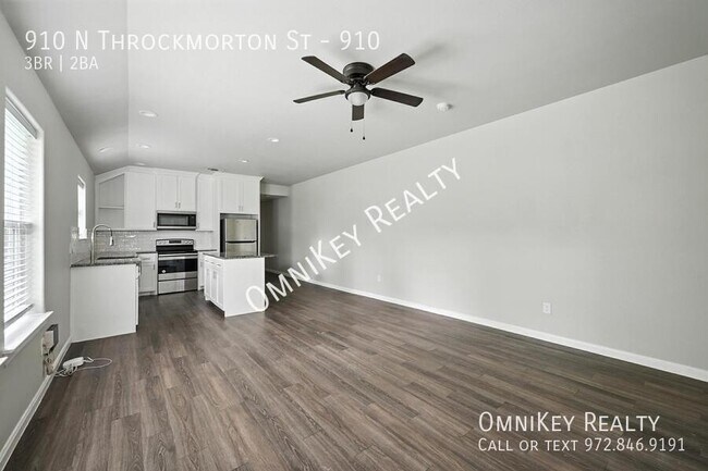Building Photo - 910 N Throckmorton St