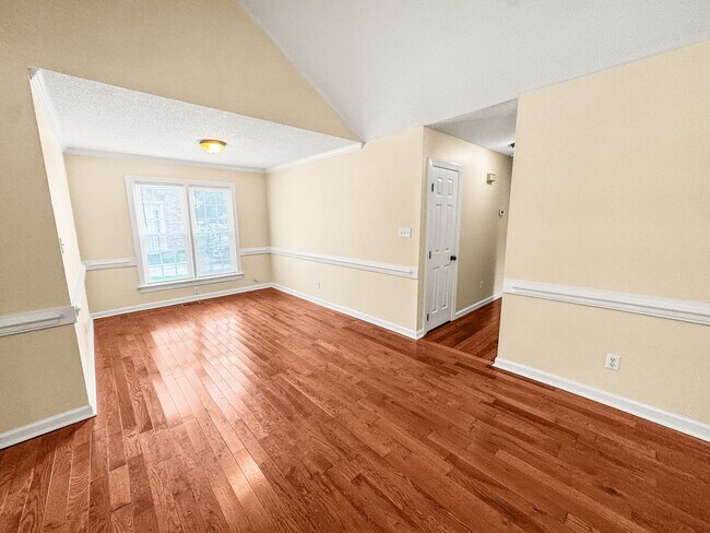 Building Photo - Beautiful 3-BR, 2-Bath home