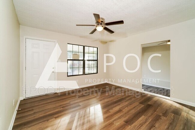 Building Photo - 504 Meggs St