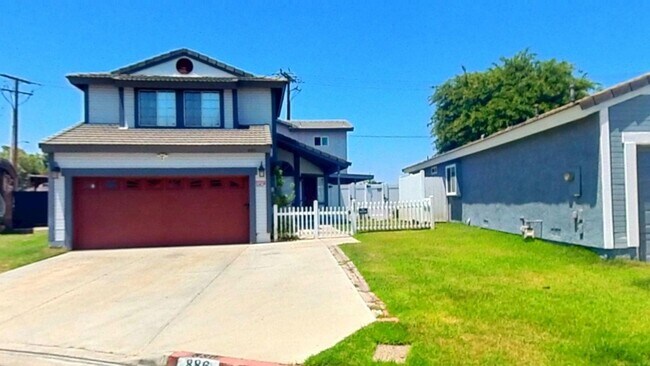 Foto del edificio - PRICE REDUCTION!! 4 Bedroom 2.5 Bath Home ...