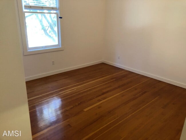 Building Photo - 3 br, 2 bath House - 537 Hugo Street