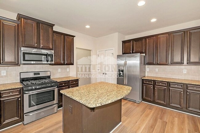 Building Photo - Spacious 4BR House in Loganville