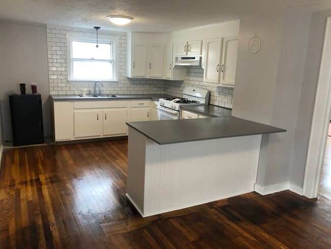 Building Photo - 1410 Fincke Ave