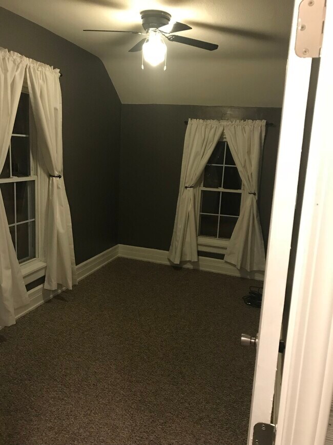 337 N Countyline St Unit 1, Fostoria, OH 44830 Apartments in Fostoria