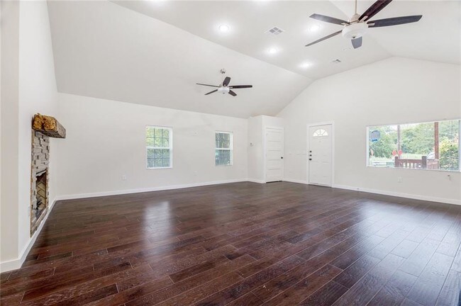 Foto del edificio - 7511 Carver Ave