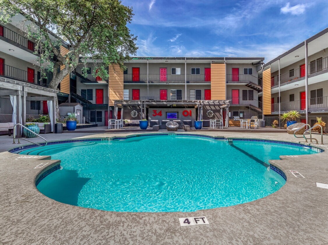 3401 at Red River Apartments Austin, TX