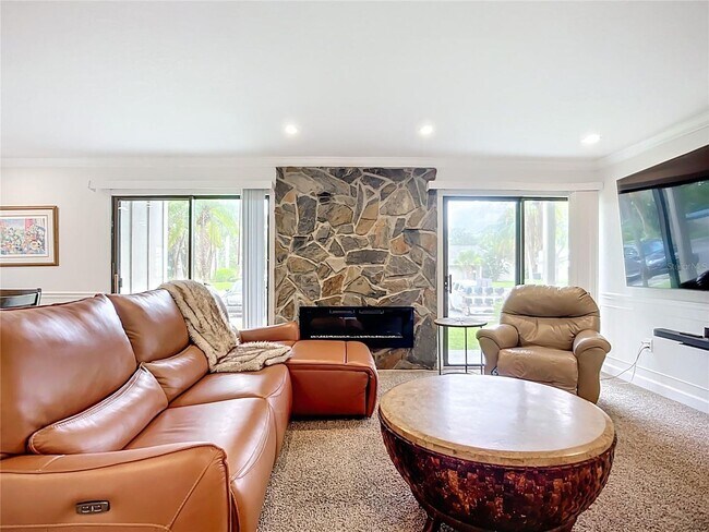 Foto del edificio - Fully Furnished 2BR/2BA Condo in the Heart...