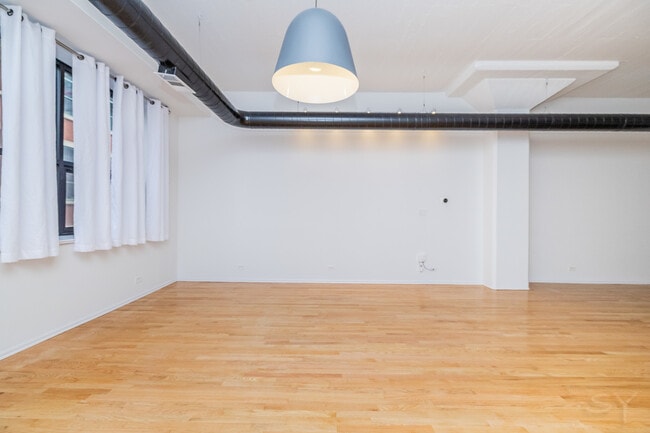 Building Photo - 1021 S State St