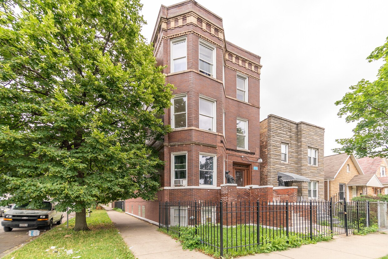 Foto principal - 857 N Harding Ave