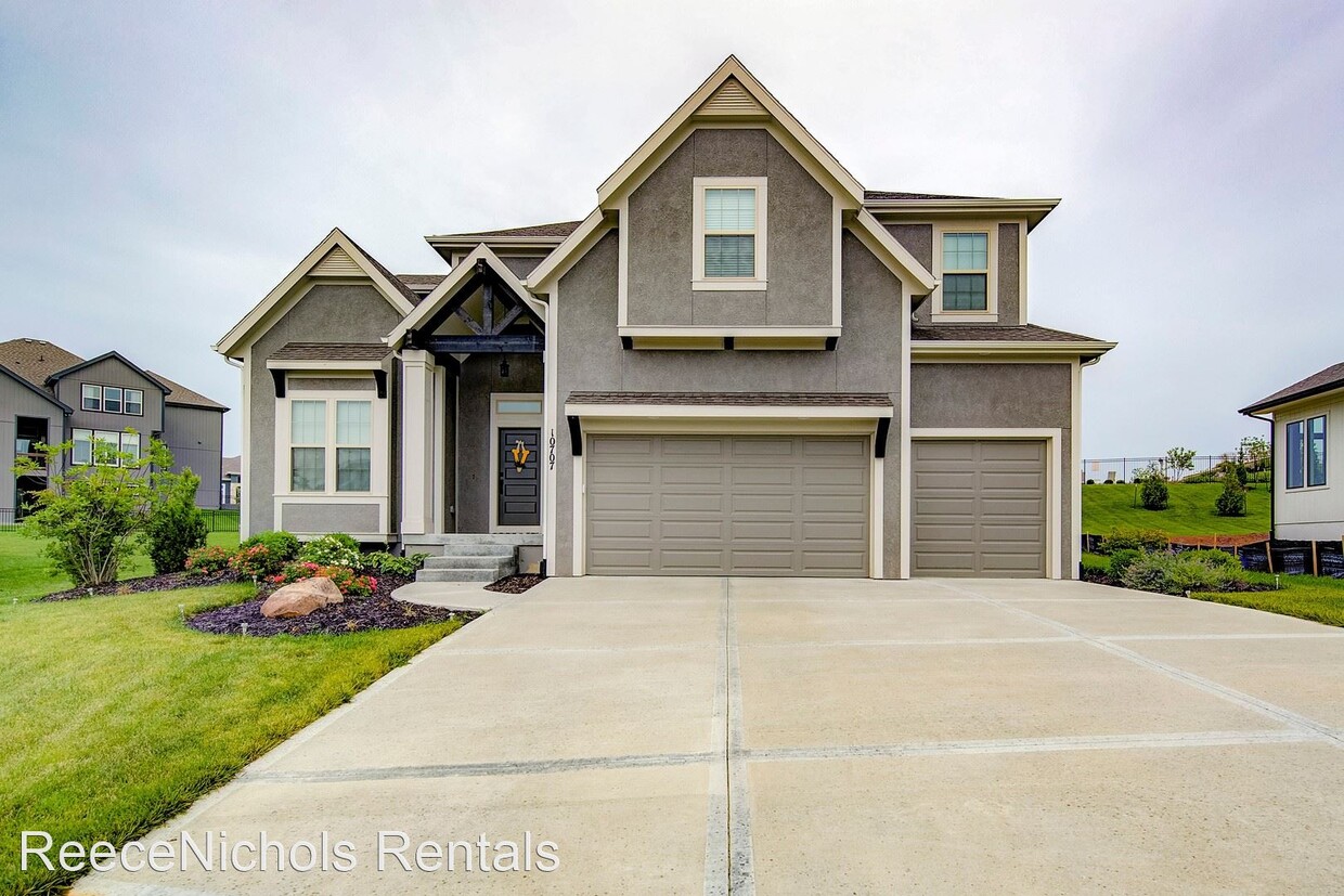 Primary Photo - 4 br, 3.5 bath House - 10707 171st Terrace