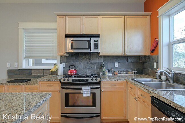 Foto del edificio - 2 br, 2.5 bath House - 5141 SW Shattuck Rd