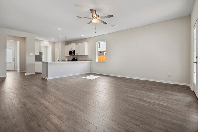 Building Photo - 15450 Maple Ter Dr