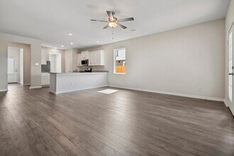 Building Photo - 15875 Berry Hl Dr