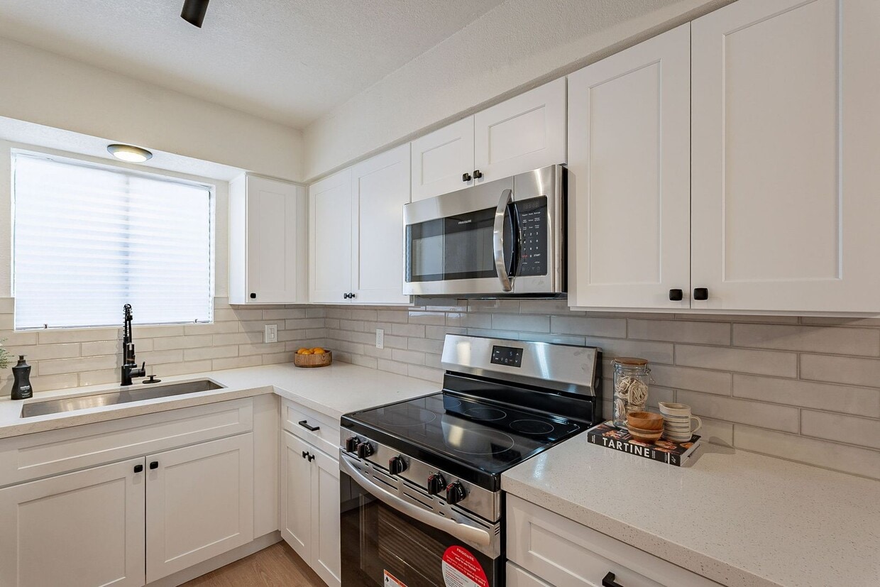 Primary Photo - 2nd floor unit with all the upgrades!