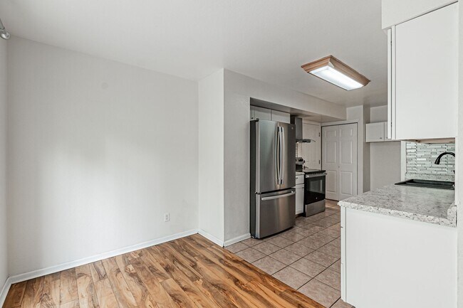 Foto del edificio - Spacious 4BD, 3.5BA Aurora Highlands Home ...