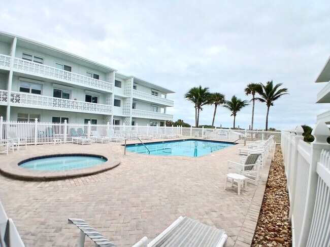 Foto del edificio - 4800 Ocean Beach Blvd